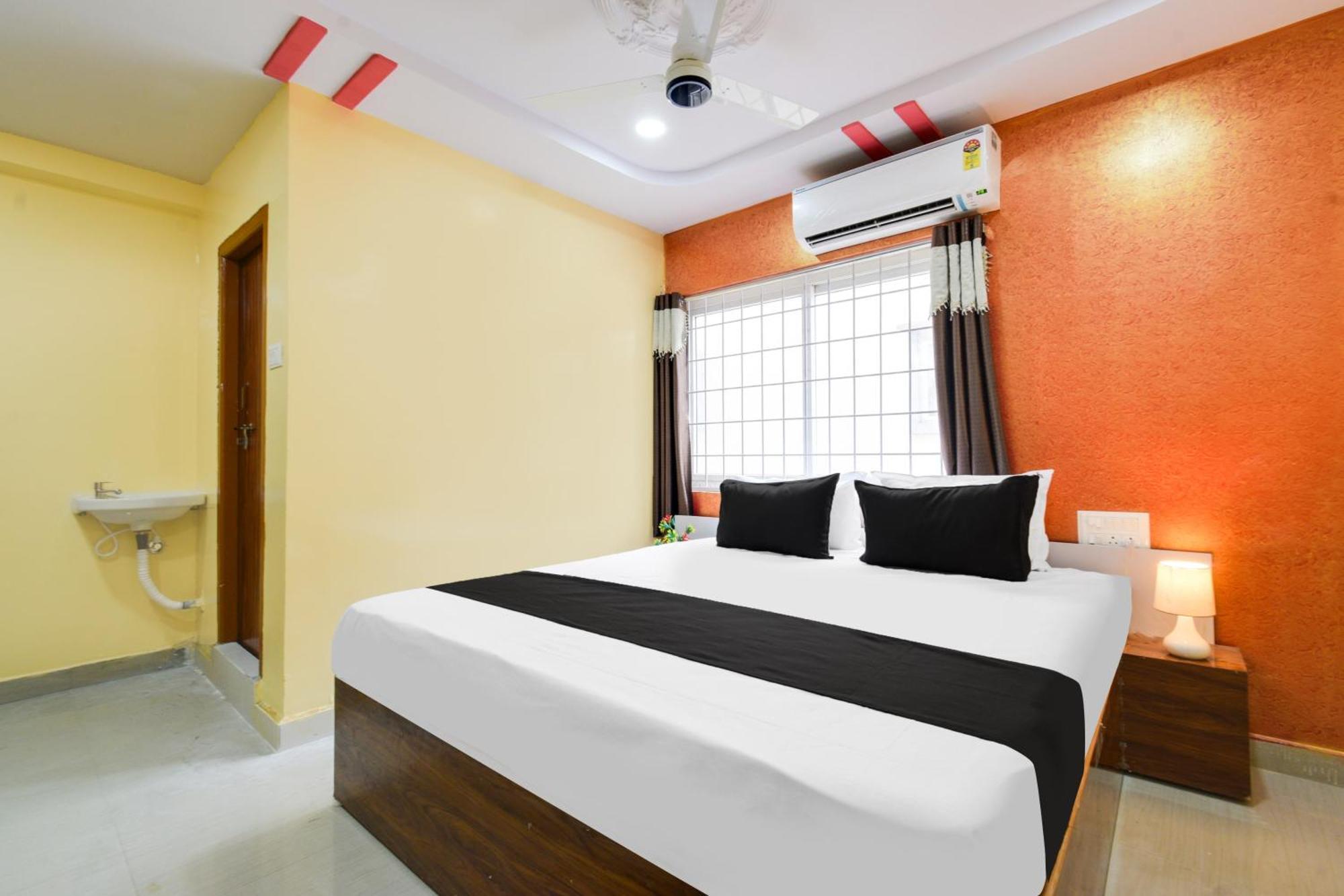 Hotel O Lucky Grand Hyderabad Esterno foto