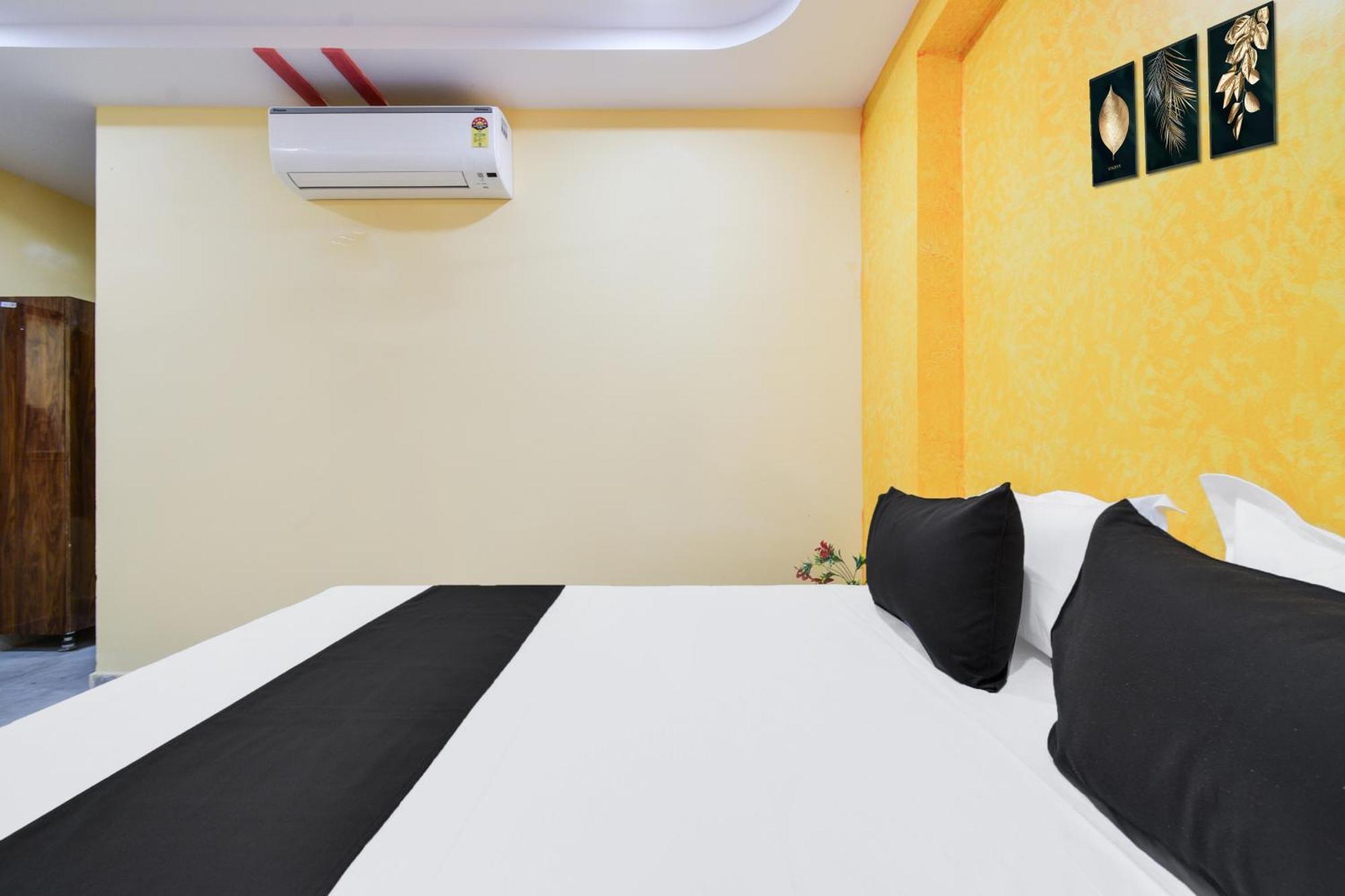 Hotel O Lucky Grand Hyderabad Esterno foto