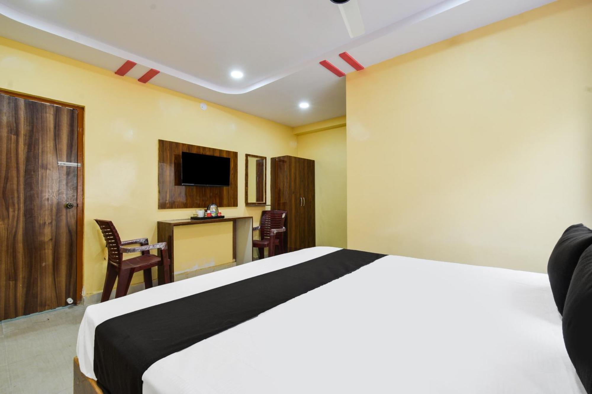 Hotel O Lucky Grand Hyderabad Esterno foto