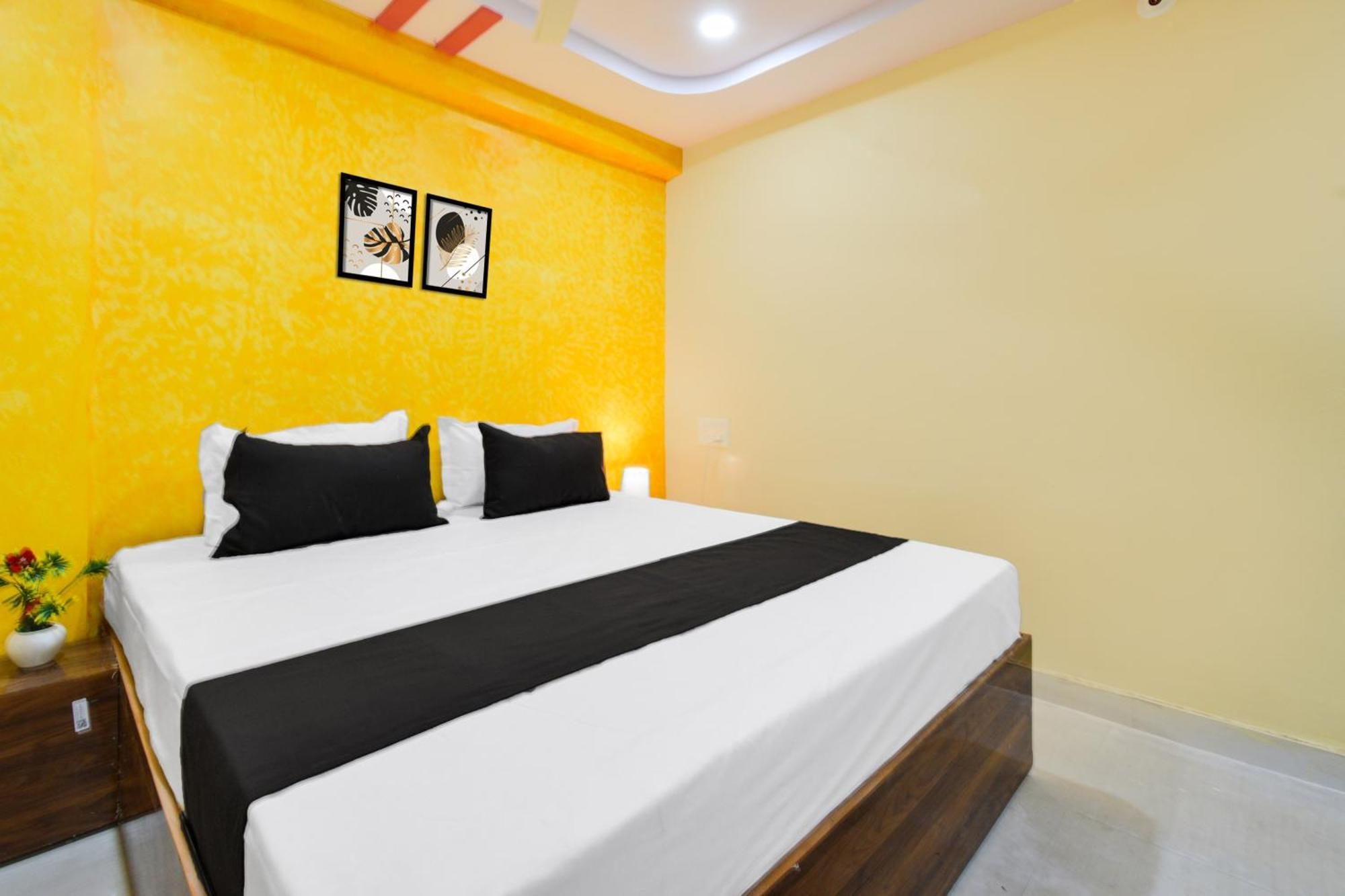 Hotel O Lucky Grand Hyderabad Esterno foto
